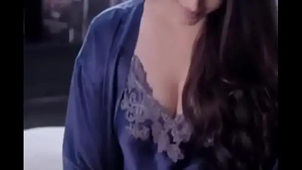 Desi Boobs Cleavage