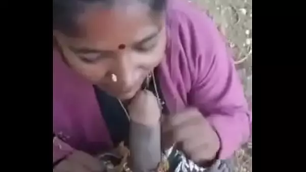 Tamil Aunty - தேவிடிய முண்ட கு பூல் கிடச பொதும்