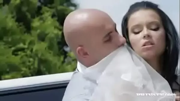 Victoria Blaze In Here Cums The Bride