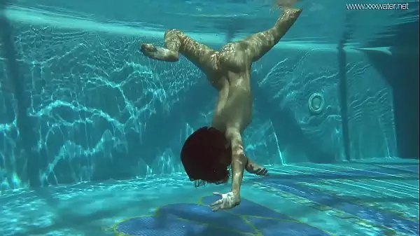 Irina Russia Shows Sexy Body Underwater