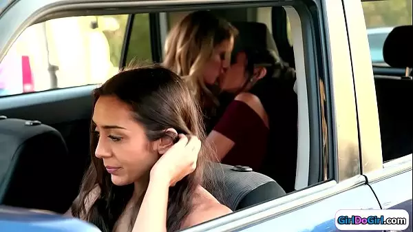 Driver Watch Girls Make Out In Backseat