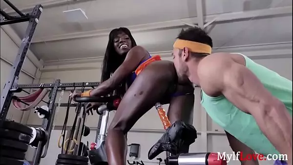 Ebony Milf'S Gym Cum Show- Ana Foxx