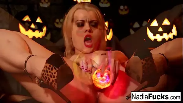 Stacked Nadia Celebrates Halloween By Making Herself Cum!