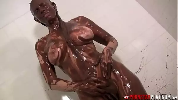 Pornstarplatinum Mindi Mink Covered In Goo In Dirty Shower