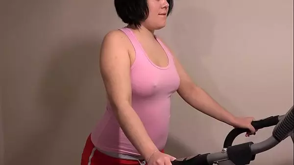 With An Anal Stopper On The Treadmill, I Combine Fitness And Orgasm And Train Juicy Ass.