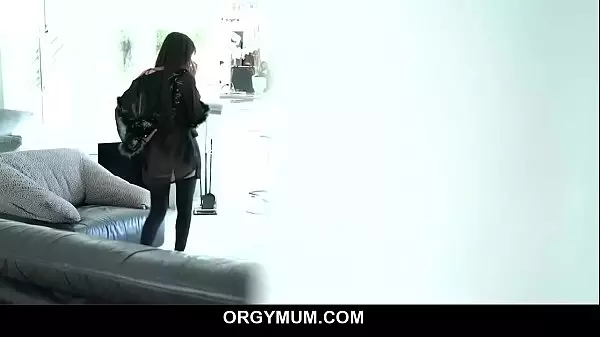 Girl Passes Out From Orgasm