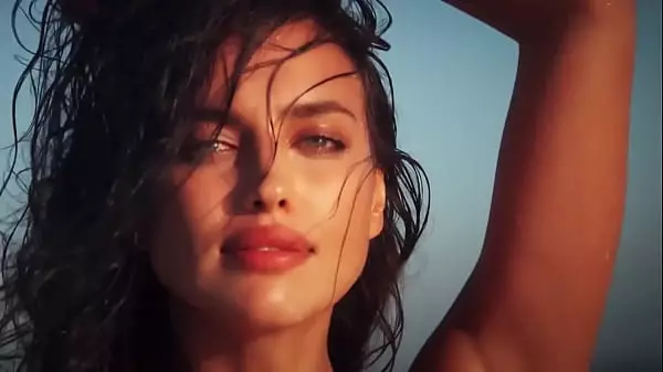 Irina Shayk Topless