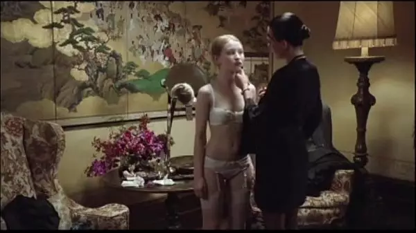 Emily Browning Boobs