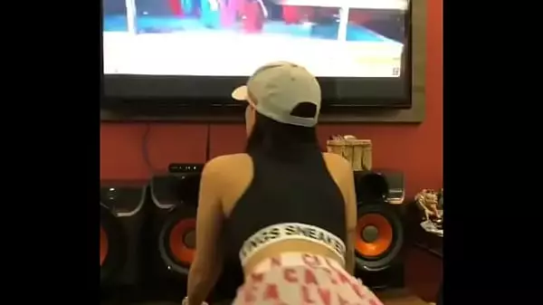 Streamer Twerking