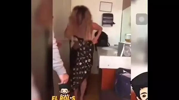 Galilea Montijo Bañándose