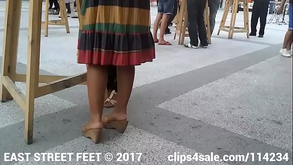 Best Candid Feet