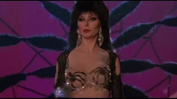 Cassandra Peterson Tits