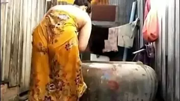 Desi Girl Bath Nude