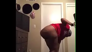 Young Booty Twerk