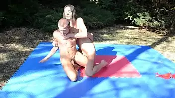 Mixed Wrestling 2 Vs 1