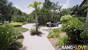 Latinas Making Out